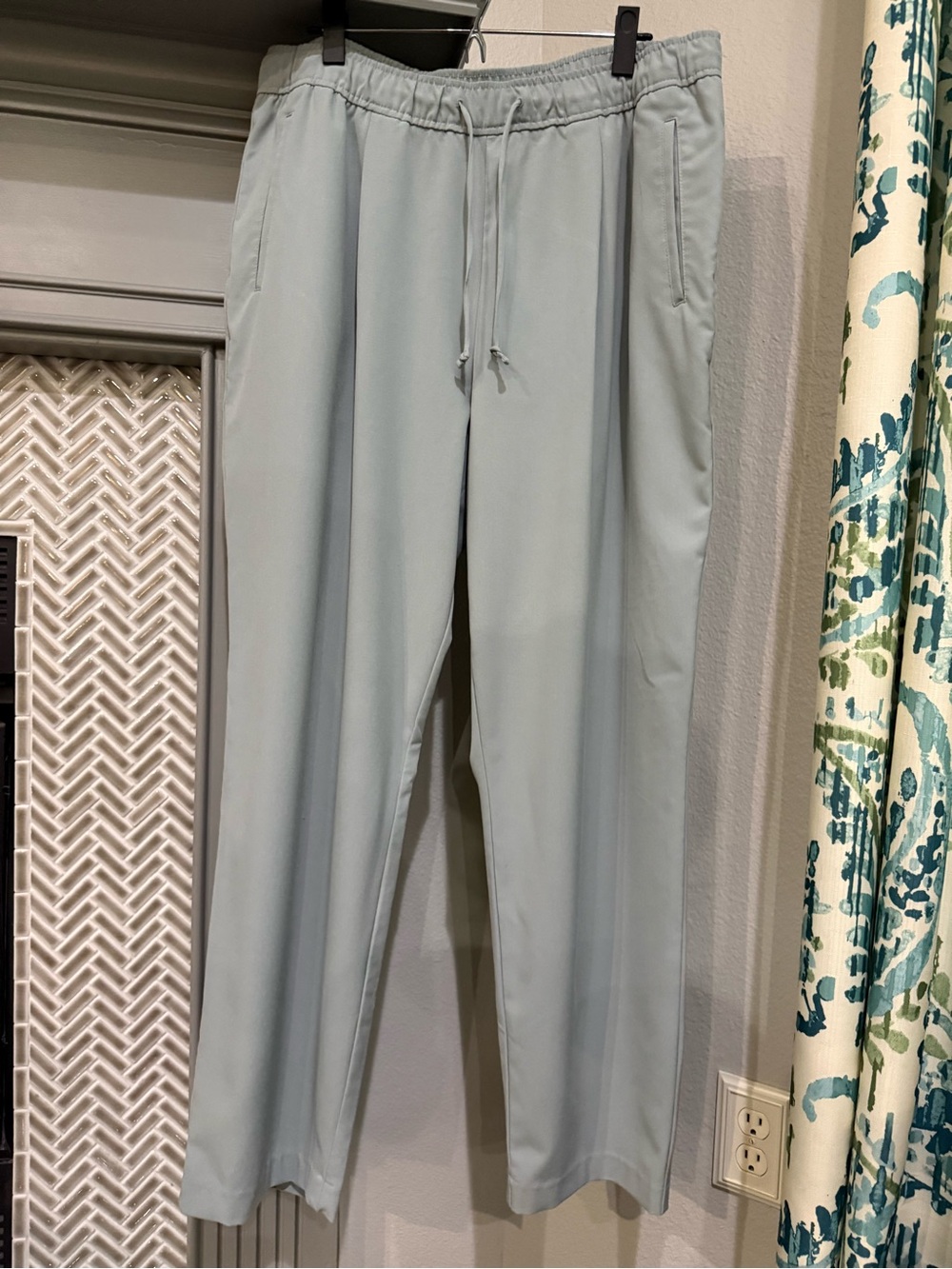 Old Navy Men's Gray Drawstring Joggers